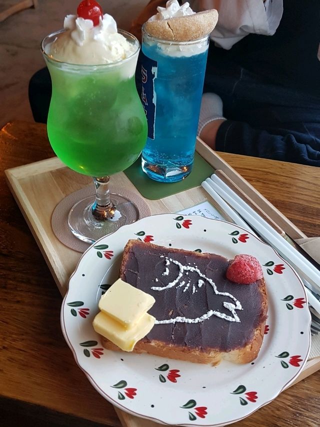 김해 아나타카페 ☕ 분위기 좋은 감성카페에서 여유를 즐기다!