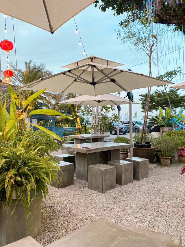 Cozy Dining Experience at Gurney Drive