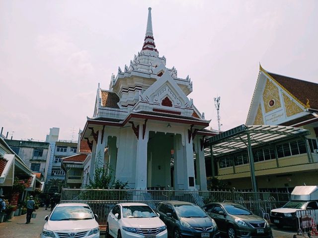泰國曼谷市中心湄南河畔著名古跡皇家寺廟：Wat ChakkrawatRachawat Woramahawihan，適合打卡拍照📸冥想 