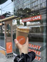 귀여운 소품과 맛있는 디저트로 감성 가득한 ‘룸포크리미’🧡