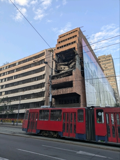 ヨーロッパの旅 ベオグラード有名建築物のNATO軍空爆前後と、市内観光地図 ヨーロッパの旅 ベオグラード有名建築物のNATO軍空爆前後と、市内観光