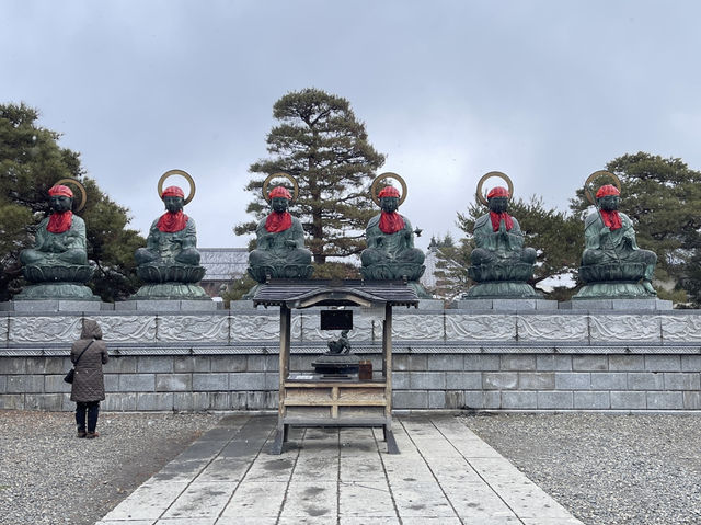 วัดเซนโคจิ (Zenkoji Temple)
