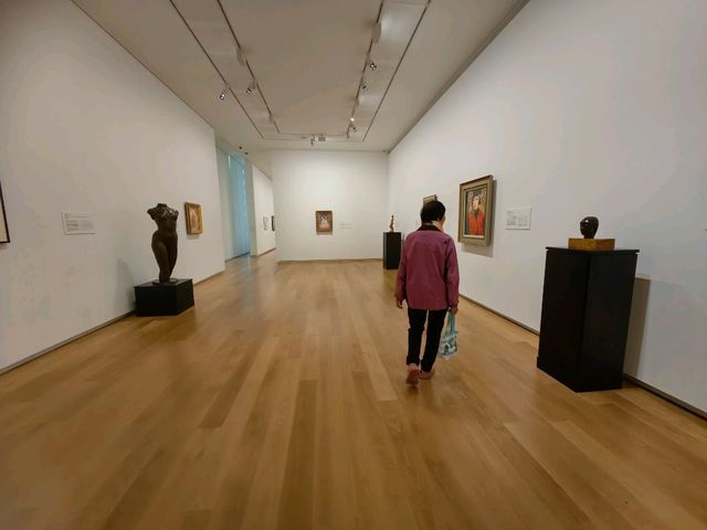 免費入場的奧克蘭美術館