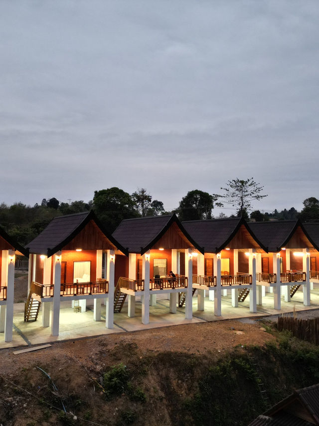 เมืองเฟือง…เรื่องของความสุข 🏡🏔🇱🇦