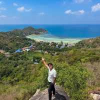 คาเฟ่บนภูเขาสุดชิล วิวสวยสุดปัง #เกาะเต่า 🌊🏝️