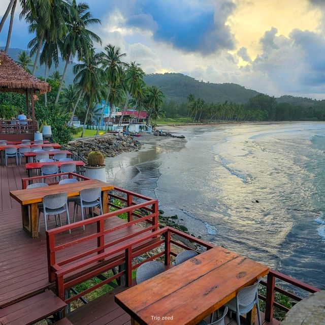 ร้านอาหารติดริมทะเล ขนอม