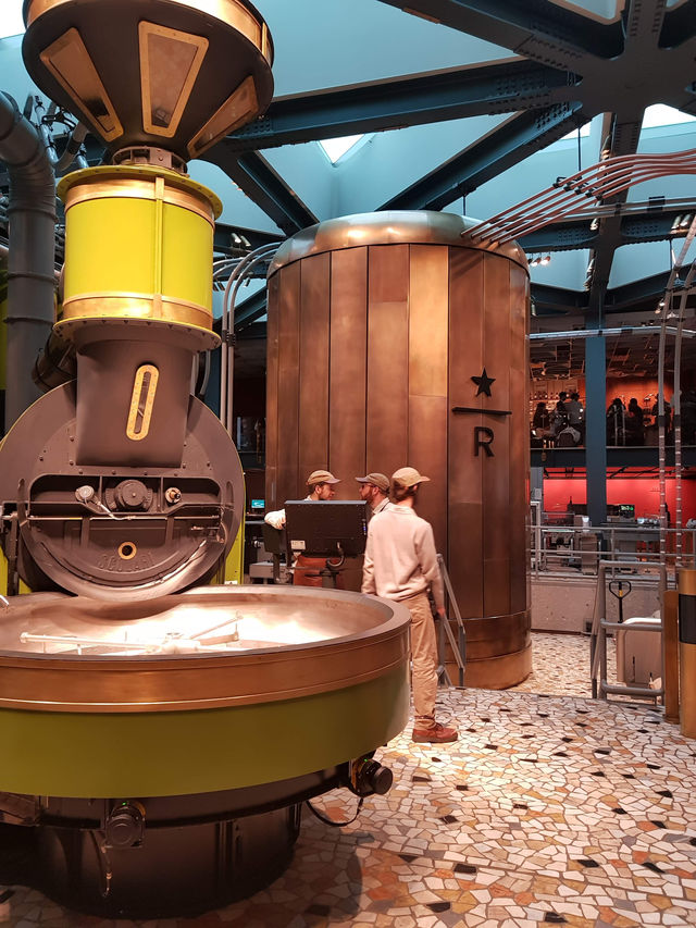 ☕️ Starbucks Reserve Roastery Milan – "커피 그 이상의 경험"