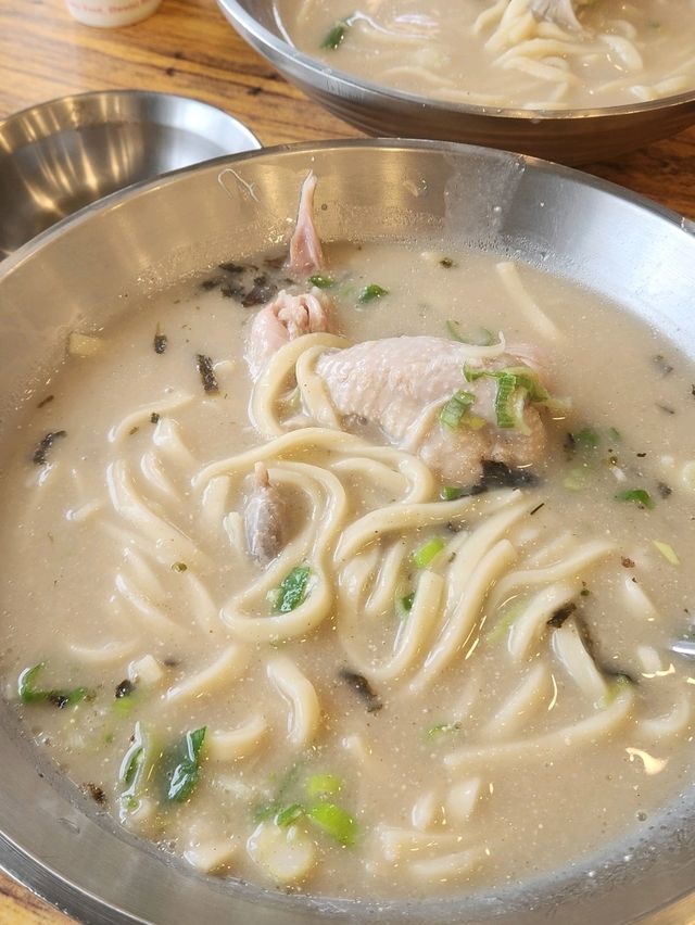 무난하게 실패하고 싶지 않을 때 추천하는 언양닭칼국수 영도점