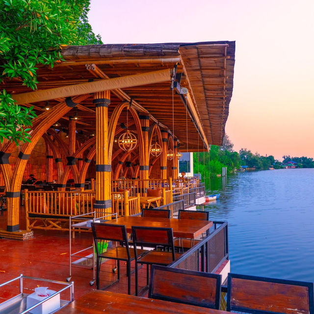 ร้านเรือนชายน้ำ Cafe&Restaurant