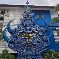 วัดร่องเสือเต้น Blue Temple