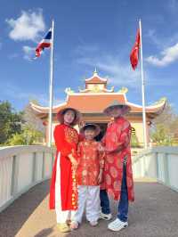พาลูกเที่ยว อนุสรณ์สถานประธานโฮจิมินห์ @หนองคาย