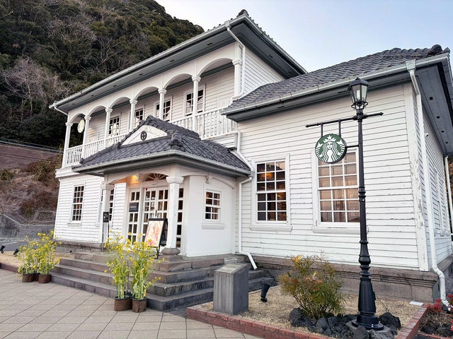 【スターバックス 鹿児島仙巌園店】 歴史×カフェの融合！文化財で味わう特別な一杯