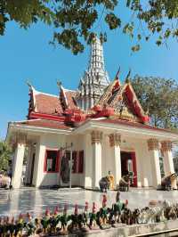 กราบไหว้ของพรที่ ศาลหลักเมือง ปราจีนบุรี