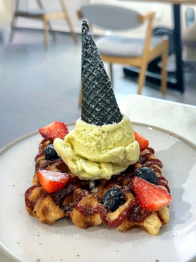 Sips, Delights & Chill, Experiencing Jln Theatre Coffee in Ipoh. 🌮🥧🍝🍰☕🥗