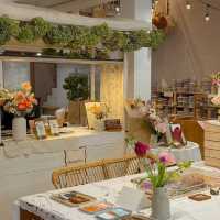 Daisycafebkk 2nd floor cafe (วิภาวดี ซอย 5)