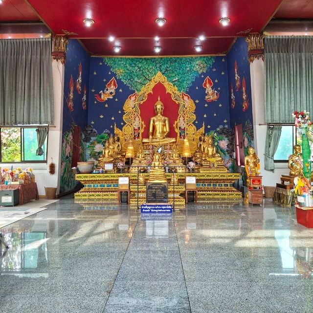 สักการะหลวงพ่อนรสิงห์และหลวงปู่หร่ำ เกสโร