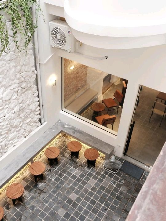 HOW Cafe