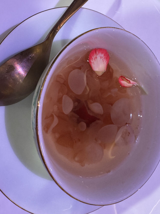 This Shanghai Chinese banquet dinner with a show is WORTH EVERY PENNY
