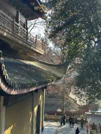 Lingyin Temple in Hangzhou, China 🇨🇳  