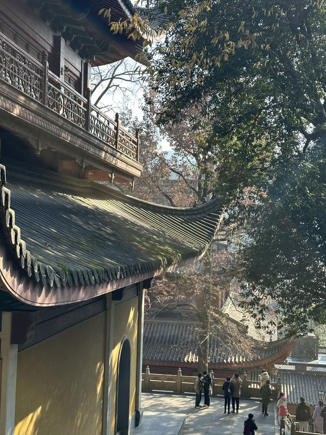 Lingyin Temple in Hangzhou, China 🇨🇳  