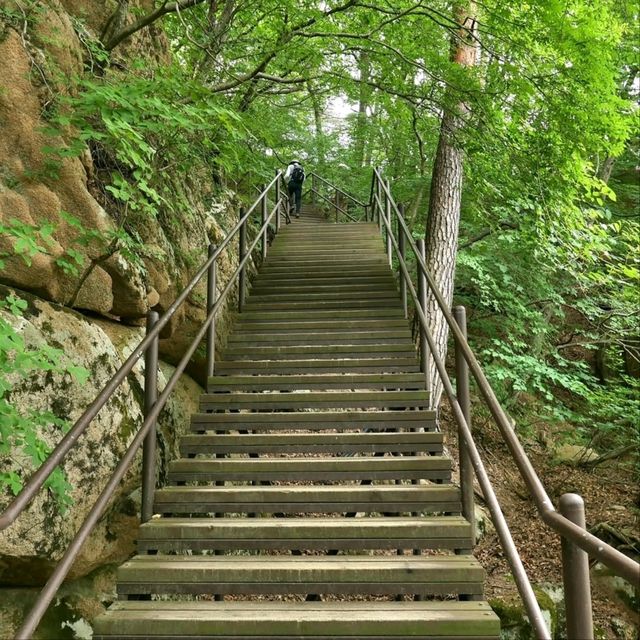 Easy Climb, Solid Views