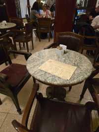 부에노스아이레스의 전통있는 감성카페 Café Tortoni