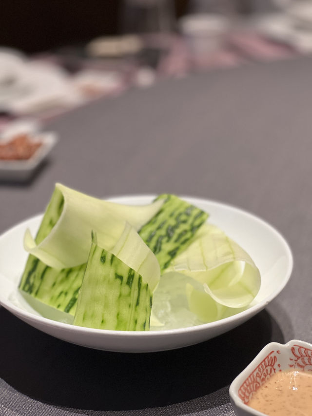 🥢 “이우의 밤, 진짜 미식을 만나다 – LAO BIAN JIU JIA에서 코끼리조개와의 조우”
