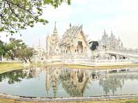 チェンライ旅行でアートと感動を！ホワイト・テンプルで特別な一枚を📷✨