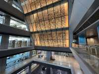 【ラトビア国立図書館｜静かに過ごせる現代建築と展望の空間】  美しい建物で感じる、文化と落ち着きのひととき