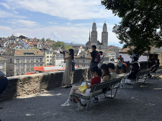 【リンデンホフの丘（Lindenhof）｜チューリッヒ旧市街を一望できる絶景スポット】