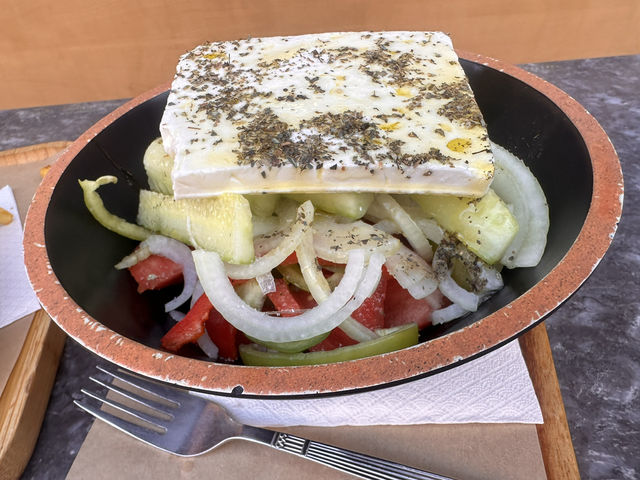 【My Gyros｜メテオラ観光の途中に◎！地元で人気のギロス専門店】