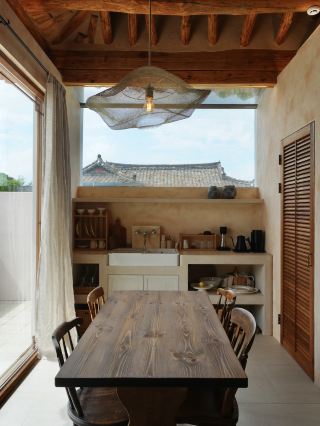 A Hanok Stay in Gyeongju That Resembles an Art Gallery