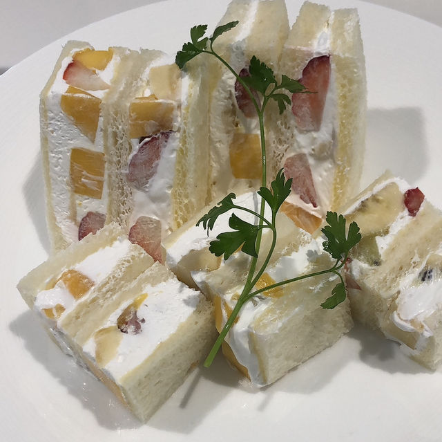 【東京/新宿🇯🇵】間違いなく美味しいフルーツ🍓高野フルーツパーラー