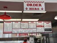 【Five Guys｜アメリカ発！選べるトッピングで自分だけの最強バーガー🍔】