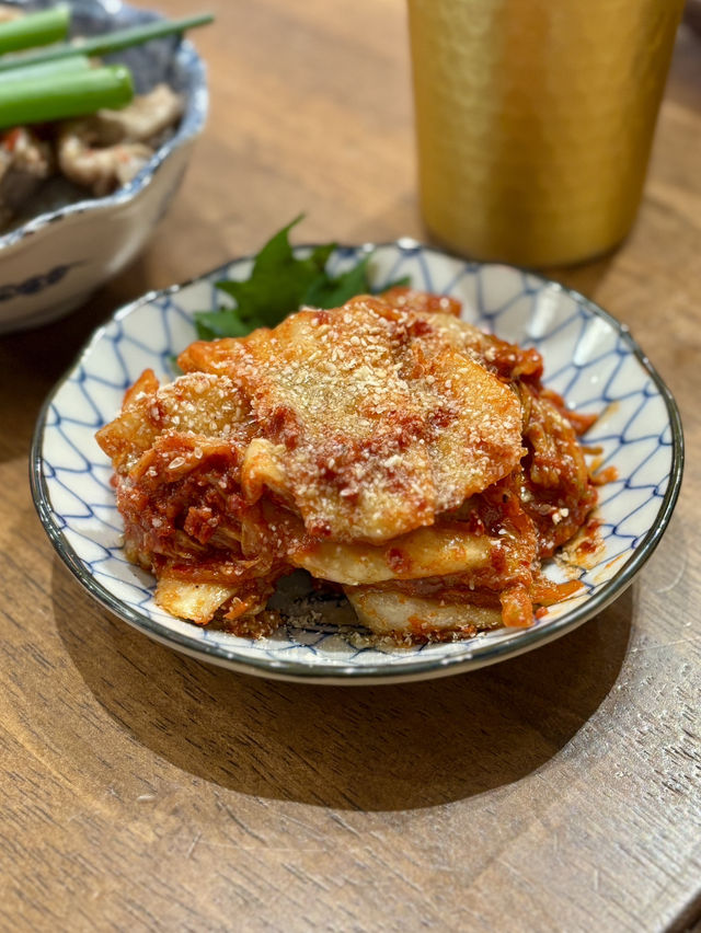 【大阪・天満】コスパと肉料理が自慢の居酒屋「ホルモン酒場 伝助 天満2号店」