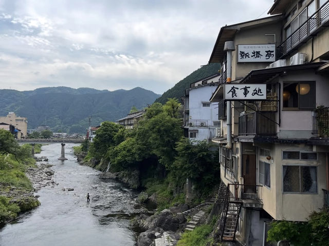 【水と踊りの城下町】郡上八幡で心洗われる旅
