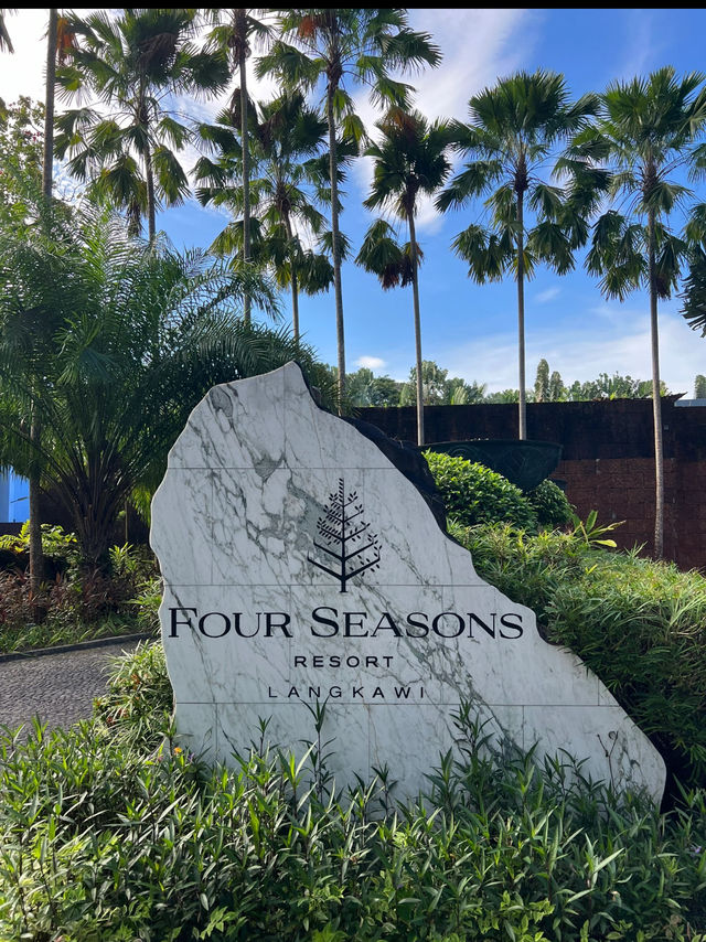 🌊 Four Seasons Langkawi – A Touch of Moroccan Blue