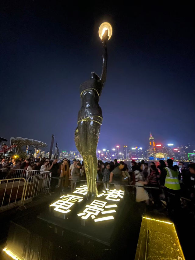 香江漫遊：都會脈動與海港閒情