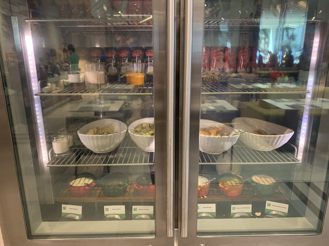 🍽️ A Solid Start to the Day at Streats Cafe, ibis Ratchada