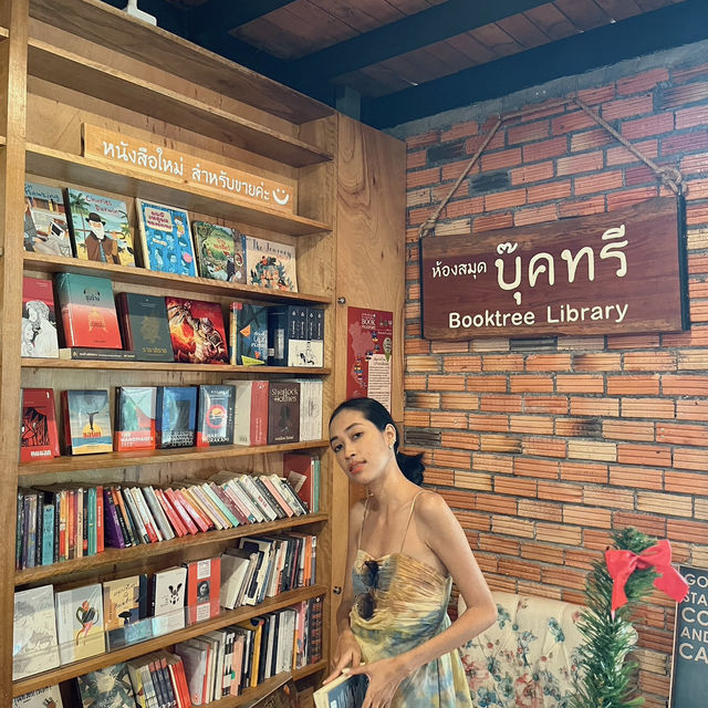 Booktree Library & Café คาเฟ่+ร้านหนังสือ ภูเก็ต