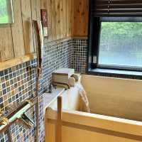 部屋に半露天風呂完備✨️24時間入り放題