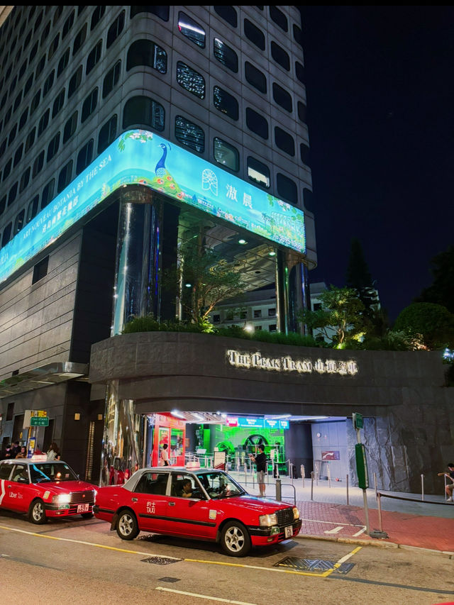 🚠【香港山頂纜車】百年經典，登上維港最浪漫的高地