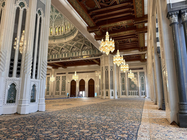 【Sultan Qaboos Grand Mosque／スルターン・カブース大モスク】