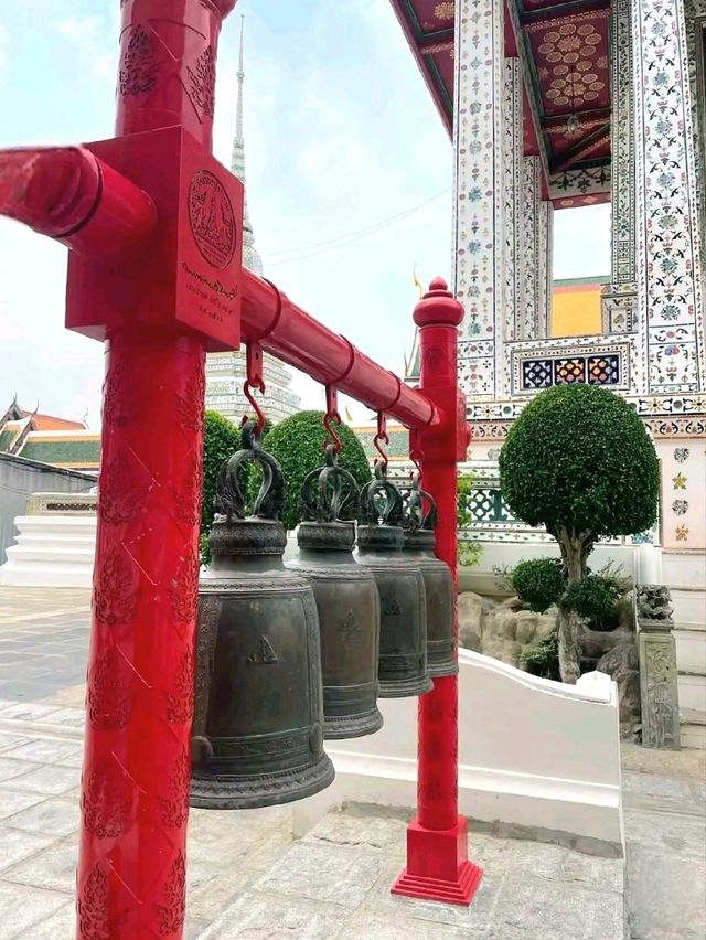 A Peaceful Morning at the Temple of Dawn (Wat Arun)