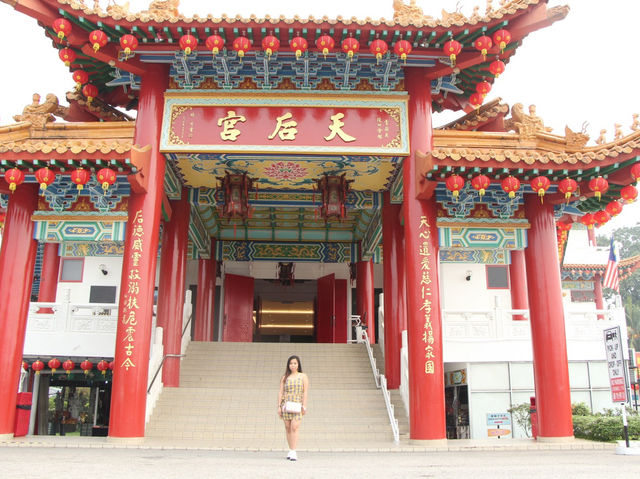 🌸 Thean Hou Temple, Kuala Lumpur — A Weekend Getaway for Your Summer Adventure & Blessings 🌸