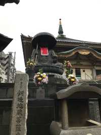 【東京　豊島区　巣鴨地蔵通り商店街ととげぬき地蔵尊高岩寺】