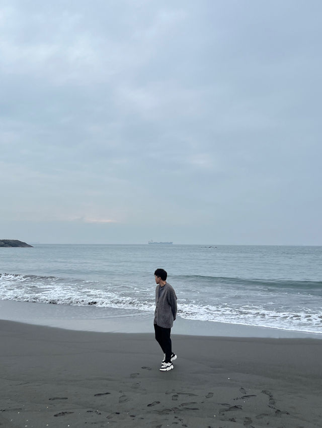 🌴 Cijin Island Escape: Lighthouses, Sea Breeze & Sunset Shores 🏖️🌅