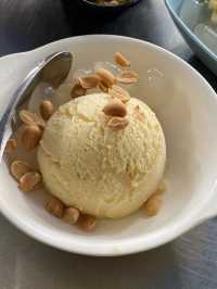 🍨นัฐพรไอศครีมกะทิสด – ร้านประจำที่ต้องแวะทุกครั้ง