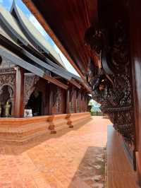 โบสถ์ไม้สัก วัดสมเด็จภูเรือมิ่งเมือง จังหวัดเลย