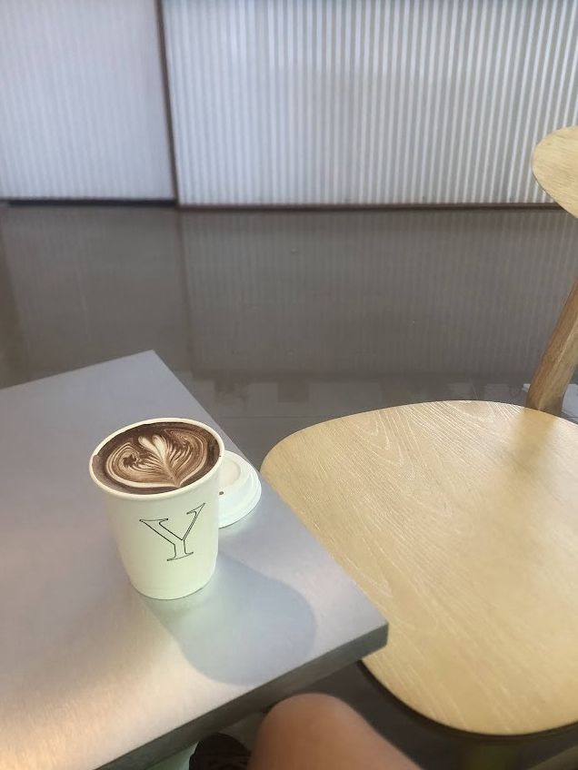 Youngfolk at Club Carving CNX คาเฟ่เชียงใหม่